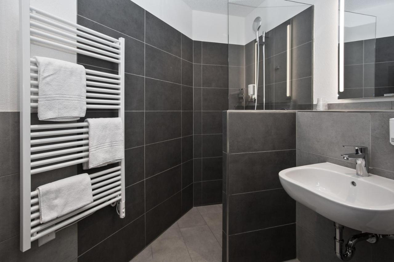 Hotel-Gasthaus Engel Luttingen Лауфенбурґ Екстер'єр фото